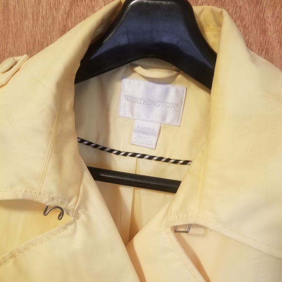 Worthington Raincoat - Picture 5 of 6
